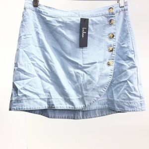 Lulu's light Blue denim Mini Skirt with button Accents